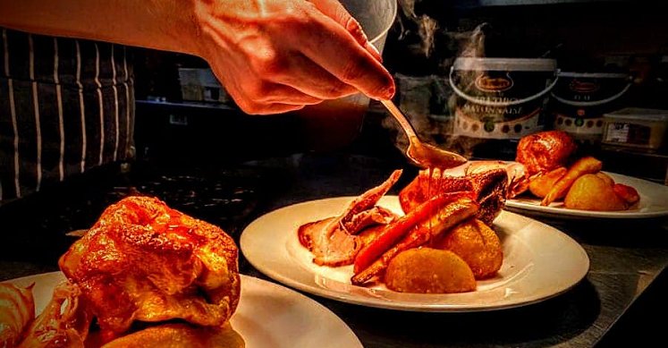 Sunday lunch at The White Horse, Woolstone